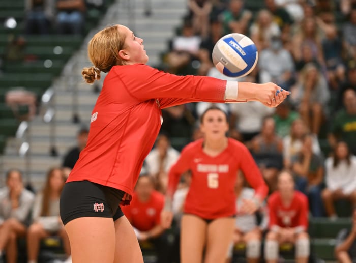 Mira Costa vs. Mater Dei girls volleyball by Heston Quan 8-29-23082920233 (3)